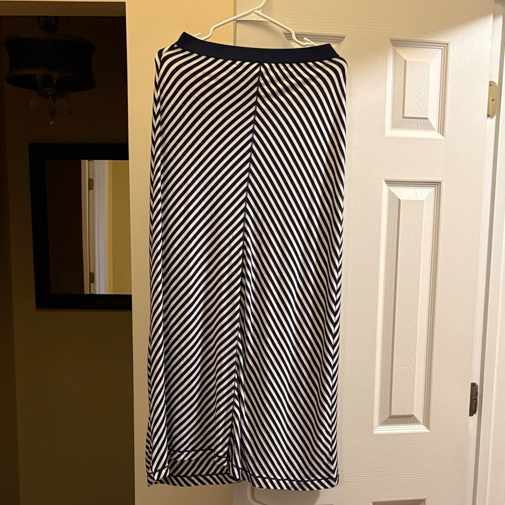 Max Studio Maxi Skirt Navy/ White Striped size Small